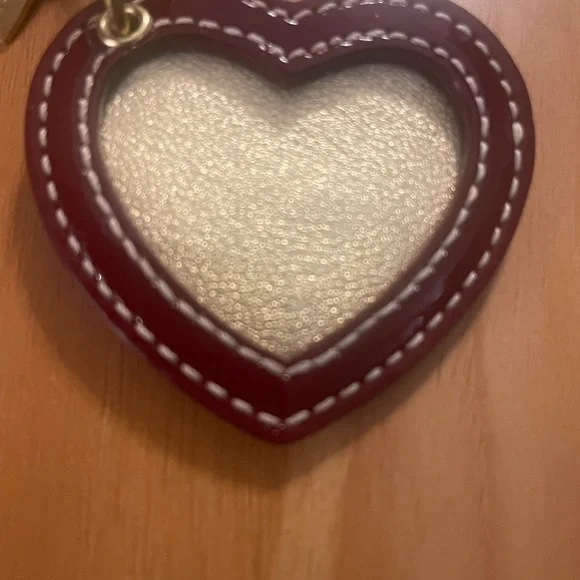 Vintage Coach Gold and Purple Heart Clip Small Picture Holder - Picture 2 of 16